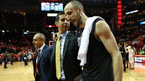 Emanuel Ginóbili juega cada vez mejor.