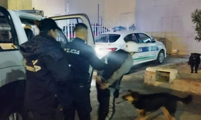 Su última fechoría en Comodoro Rivadavia: atrapado cuando quería robar un auto. Su última fechoría en Comodoro Rivadavia: atrapado cuando quería robar un auto.