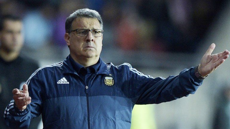 Martino necesita imitar a Sabella para enderezar el rumbo. El antes y el después de aquel éxito.