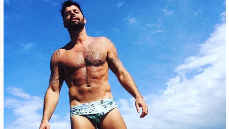 Subió una foto hot en zunga y estallaron las redes sociales