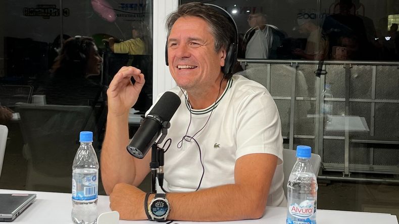 Mariano Gaido cantó en vivo en el stream de LM Neuquén y LU5. | LM Neuquen Mariano Gaido cantó en vivo en el stream de LM Neuquén y LU5.