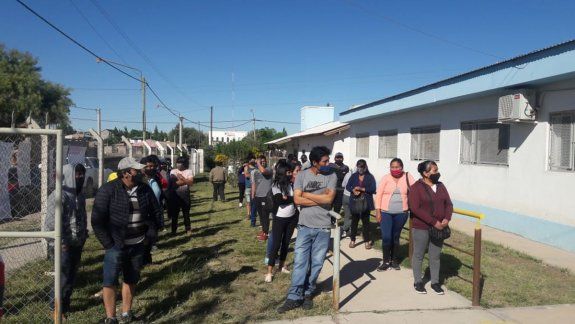 La comunidad boliviana vota en el Alto Valle
