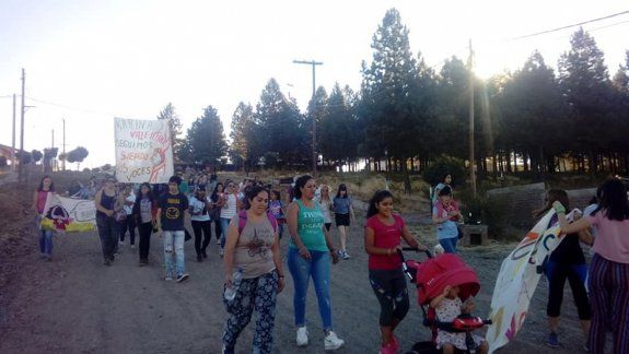 El pueblo de Las Ovejas salió a las calles para recordarlas, a un año del trágico hecho.