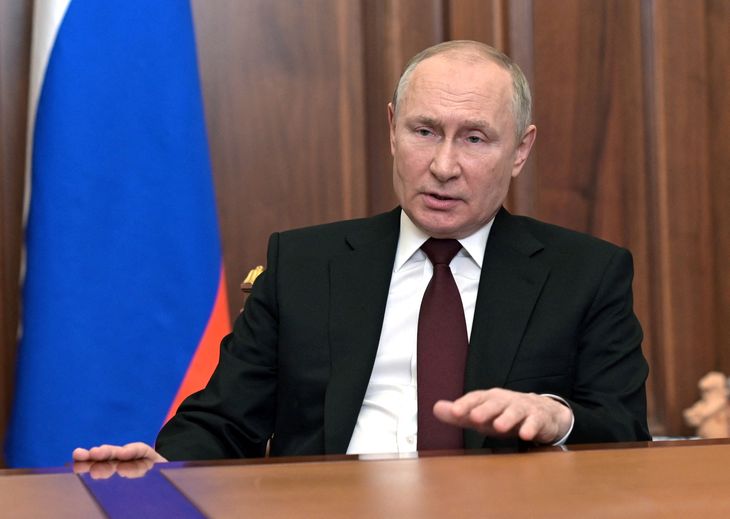 IMAGEN DE ARCHIVO. El presidente ruso, Vladimir Putin,  pronuncia un discurso a la nación a través de video, en Moscú, Rusia, en esta imagen divulgada el 21 de febrero, 2022. Sputnik/Alexey Nikolsky/