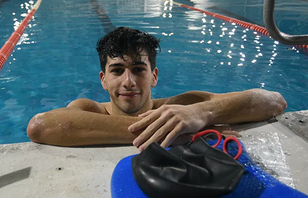 El nadador neuquino vuelve a competir este viernes, en los 50 metros mariposa.