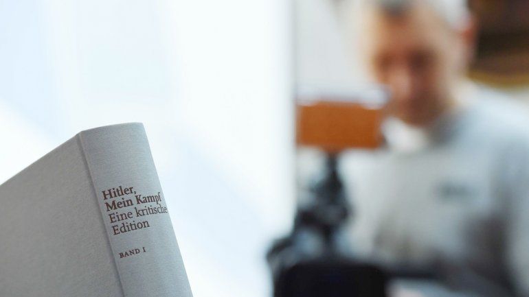 Un ejemplar de la edición crítica de Mi lucha