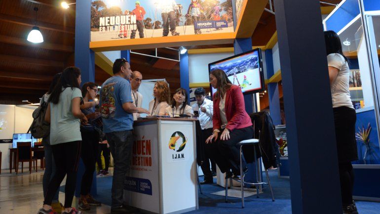 La gente respondió a la convocatoria y se trasladó al Espacio Duam.