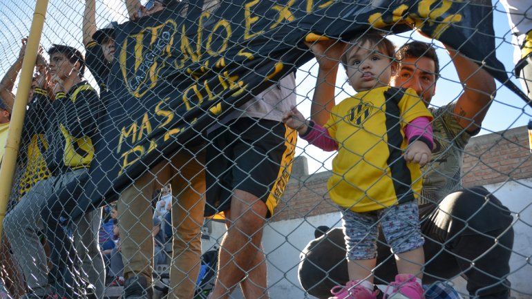 Pacífico venció a J.J. Moreno de Madryn y se acerca al sueño de ascenso