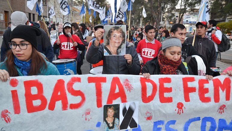 Lo acusaron por insultar y pegarle a su pareja en Huincul