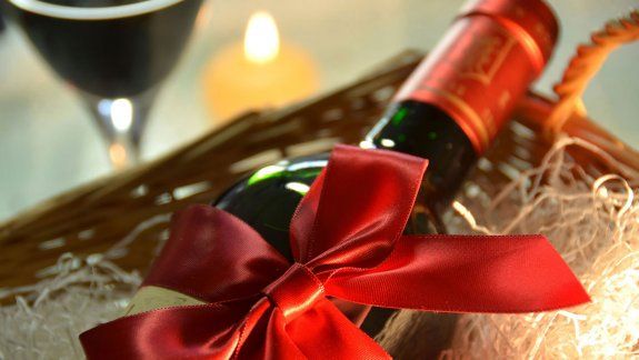 Cinco razones por las que el vino es un regalo perfecto
