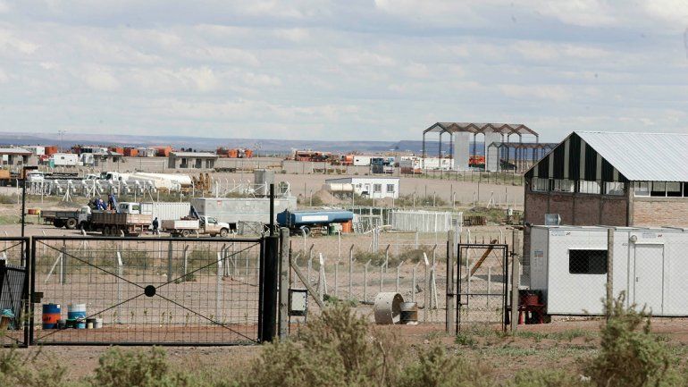 Las industrias en Añelo aún necesitan el servicio de electricidad.