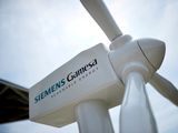 Foto de archivo de una turbina eólica con el logo de Siemens Gamesa en Zamudio, España. Jun 20, 2017. REUTERS/Vincent West/