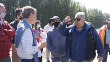 vecinos pararon una obra porque se quedan sin salida a la ruta 22 vecinos pararon una obra porque se quedan sin salida a la ruta 22