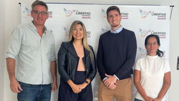 Nadia Márquez será la primera candidata a senadora de la Libertad Avanza. Nadia Márquez será la primera candidata a senadora de la Libertad Avanza.