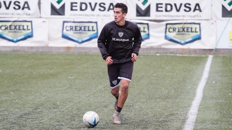 El juvenil Ávila pasará a ocupar el carril izquierdo en la zona del mediocampo.