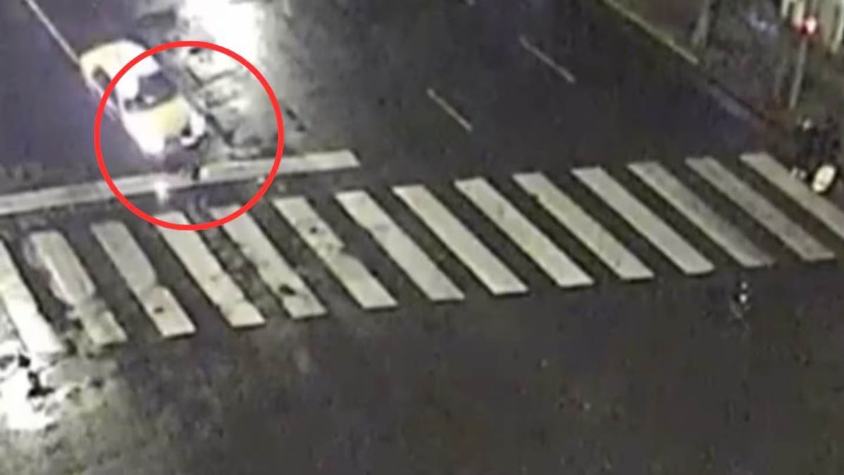 El joven de 24 años que fue atropellado por un taxista sufrió un traumatismo de cráneo y una fractura de muñeca.&nbsp;