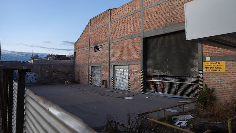 El galpón abandonado que no deja dormir en el barrio Belgrano y es un descontrol
