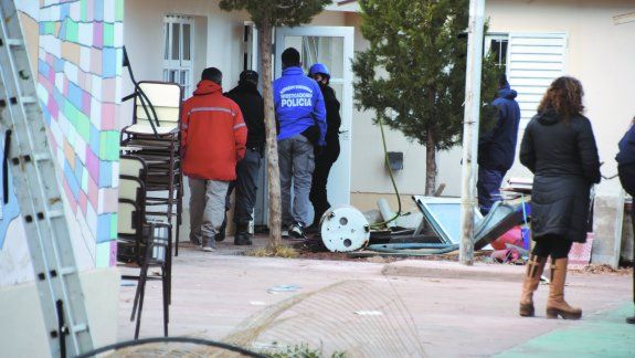 Los peritajes en la escuela albergue de Aguada San Roque se sucedieron desde el estallido trágico.