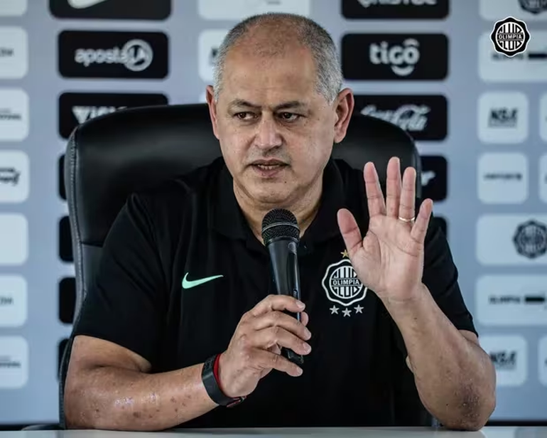 Martín Palermo podría ocupar el lugar de Arce Martín Palermo podría ocupar el lugar de Arce