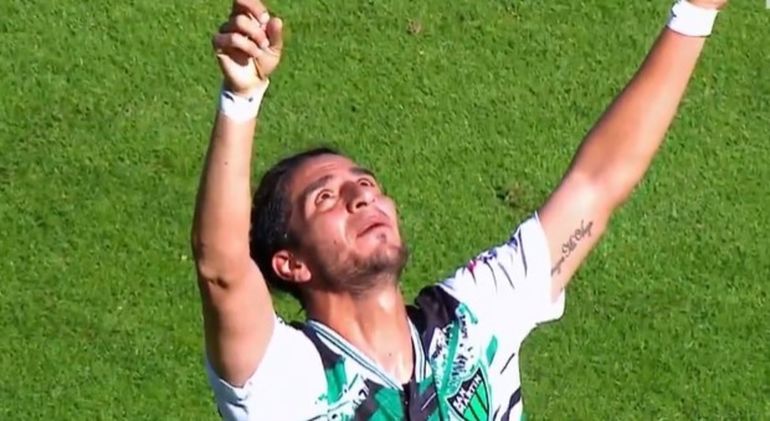 El Pulpo González y la dedicatoria para Russo.