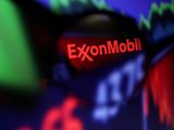 FOTO DE ARCHIVO: Exxon Mobil comenzará a explotar litio para dar respuesta al crecimiento de los vehículos eléctricos. REUTERS/Dado Ruvic/Ilustración/Archivo