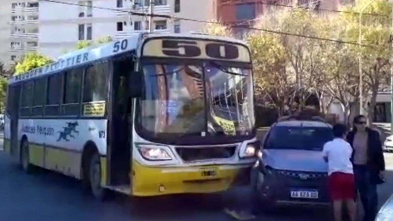 Ninguno de los dos frenó en la esquina y chocaron