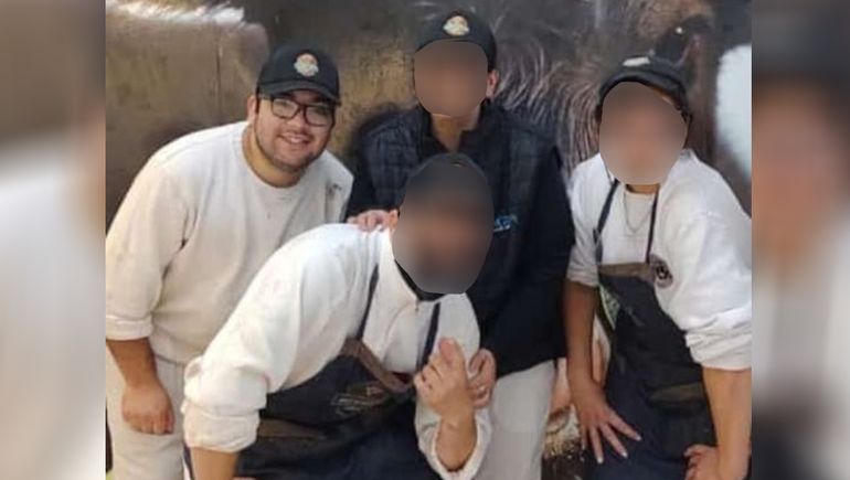 Iba camino al trabajo con su moto y murió al chocar contra un caballo