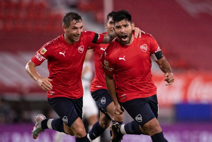 La reacción de Falcioni al enterarse el positivo de su goleador