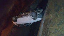 cipolena no vio el puente y cayo con su auto a un canal cipolena no vio el puente y cayo con su auto a un canal