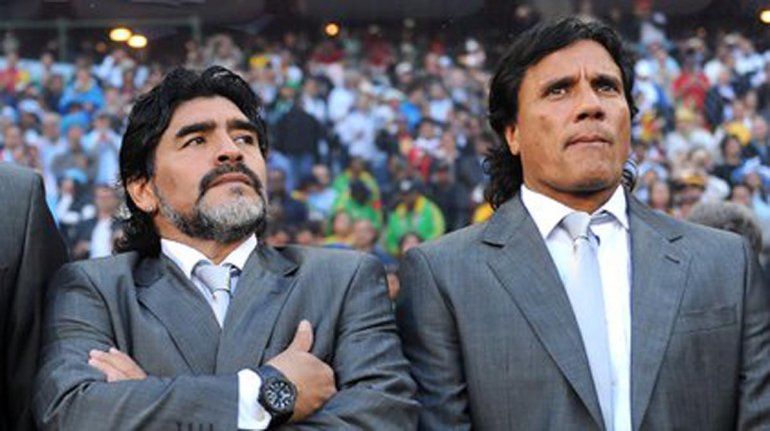 Maradona junto al Negro Enrique en el cuerpo técnico de la Selección Argentina en Sudáfrica.