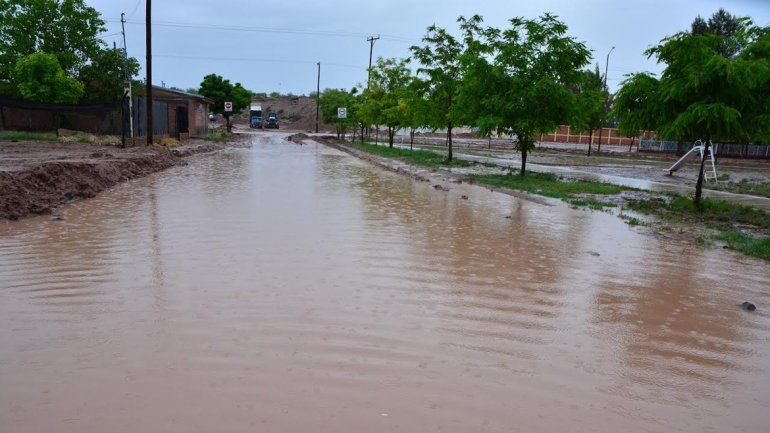 Rincón quedó aislada por la lluvia y reclamaron obras viales