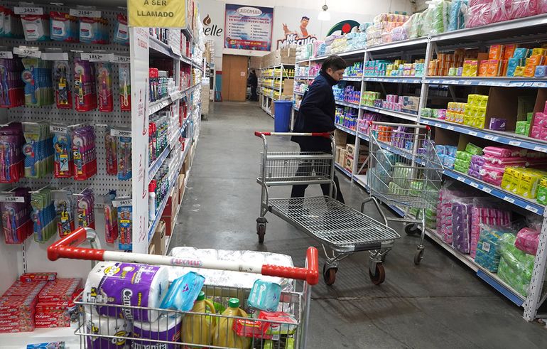 El mayorista Caromar tiene los mejores precios en cuanto a productos de limpieza. El mayorista Caromar tiene los mejores precios en cuanto a productos de limpieza.