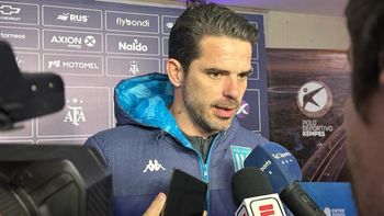 Fernando Gago dejó una frase en conferencia que enojó a los hinchas de Racing. Fernando Gago dejó una frase en conferencia que enojó a los hinchas de Racing.
