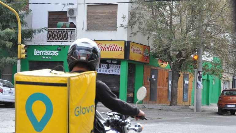 El delivery artesanal salva a los pequeños comercios