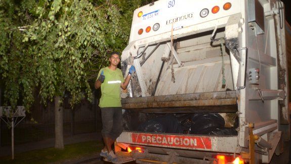 Aqua Romero: le da goles a Cipo y de noche trabaja de recolector