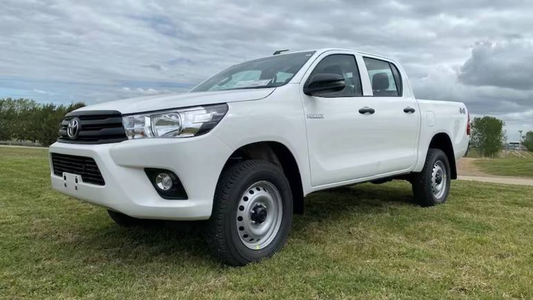 En el robo se llevaron una Hilux blanca y un botín millonario. Foto ilustrativa. En el robo se llevaron una Hilux blanca y un botín millonario. Foto ilustrativa.