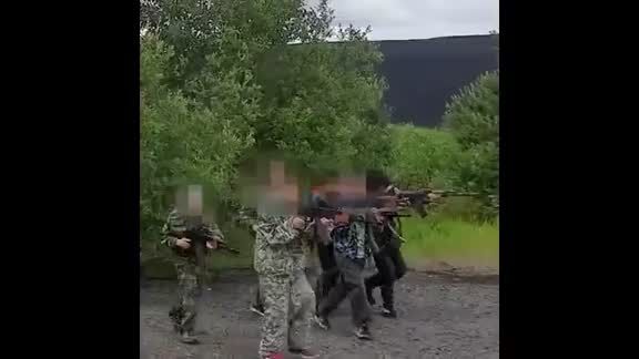 Entrenamiento militar de estudiantes en el pueblo de Pecheneg, Rusia, cerca de la frontera con Noruega.