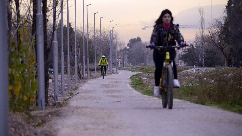 En octubre estará lista la iluminación de la bicisenda