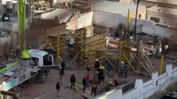 un trabajador se accidento en una obra en construccion en pleno centro de neuquen