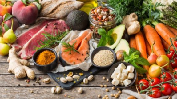 Revelan cuál es la dieta ideal para los adultos mayores