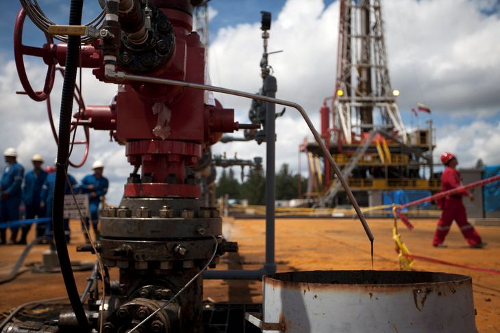 FOTO DE ARCHIVO. Nicolás Maduro anunció que Venezuela aumentó en un 30% sus reservas comprobadas de Petróleo. REUTERS/Carlos García Rawlins