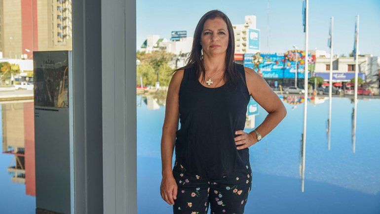 La neuquina que nadó en Malvinas y ahora va por el canal de la Mancha