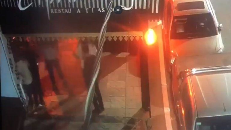 El abrazo de los rugbiers a los minutos de matar a Fernando Báez Sosa