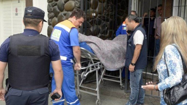 Al cirujano Carlos Arzuza lo investigan por la muerte de una mujer de 48 años a la que le operó los glúteos.