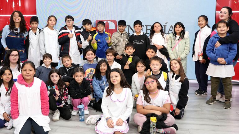 Cuarto y quinto grado de la Escuela 74 coparon la redacción de LMN