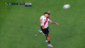 las polemicas del superclasico: la falta que reclamo todo river y el penal que el var desestimo las polemicas del superclasico: la falta que reclamo todo river y el penal que el var desestimo
