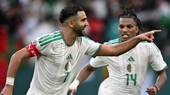 Riyad Mahrez, el capitán de Argelia. Riyad Mahrez, el capitán de Argelia.