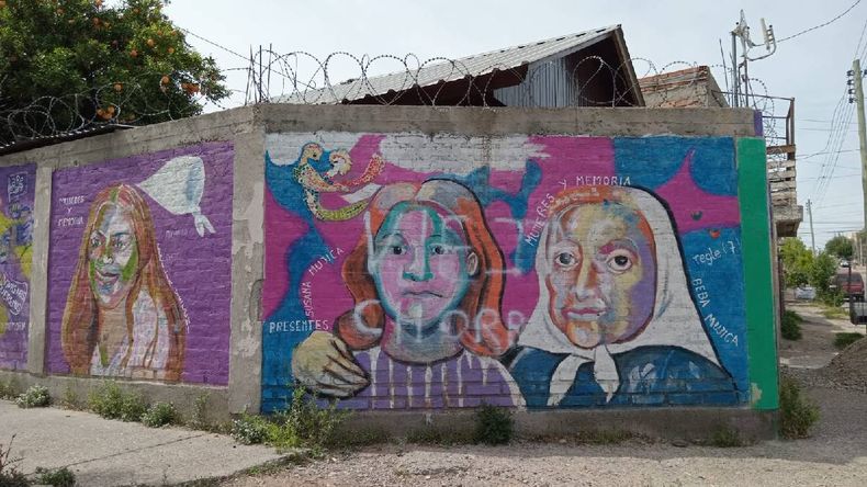 El mural vandalizado de Madres de Plaza de Mayo en Neuquén.