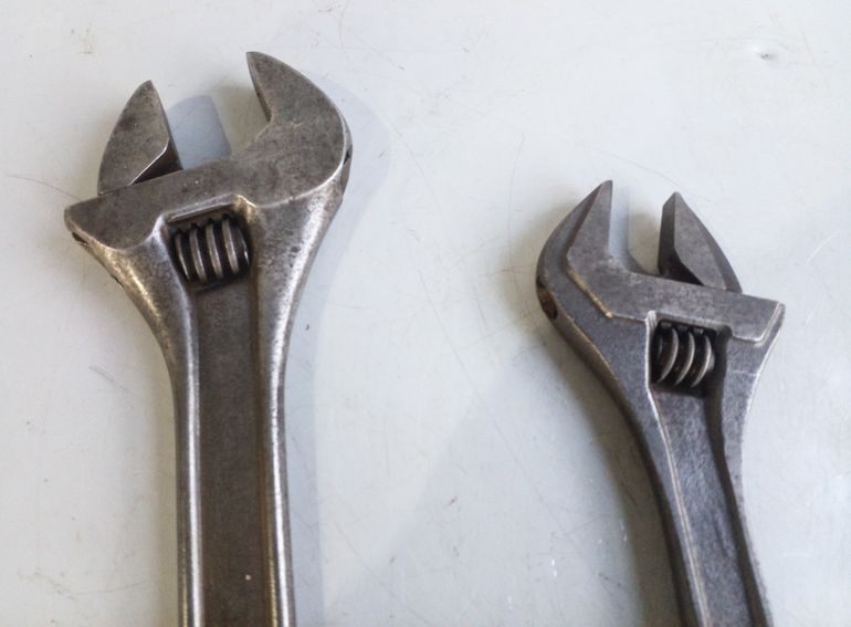 Un mes a la cárcel por robar dos llaves francesas