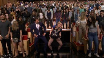 Madonna le enseñó a bailar chachachá a Fallon en TV